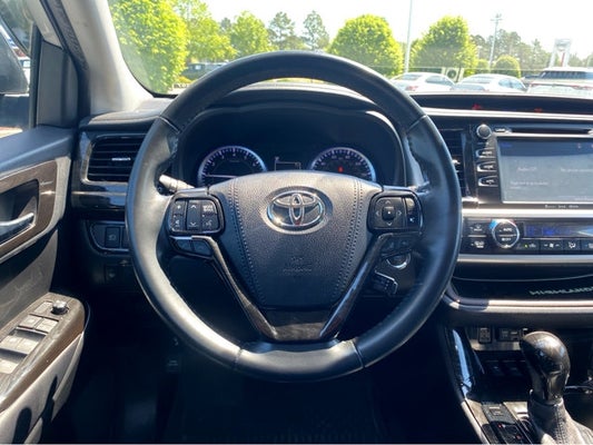 2019 Toyota Highlander XLE in Brunswick, GA - Vaden Hyundai of Brunswick